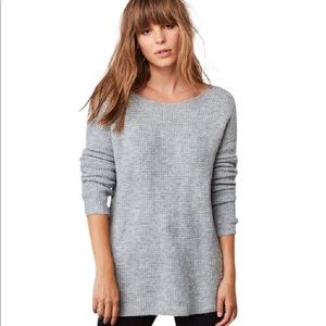 BB Dakota Vale Pique Fuzzy sweater size m